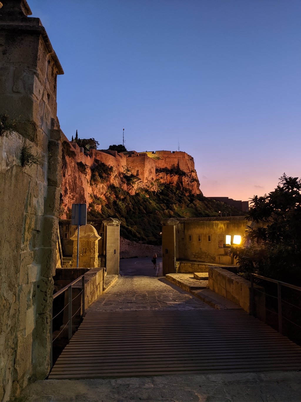 Castell de la Santa Bàrbara